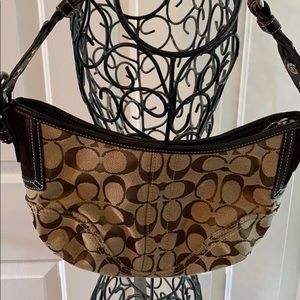 Cute small Coach handbag 👜